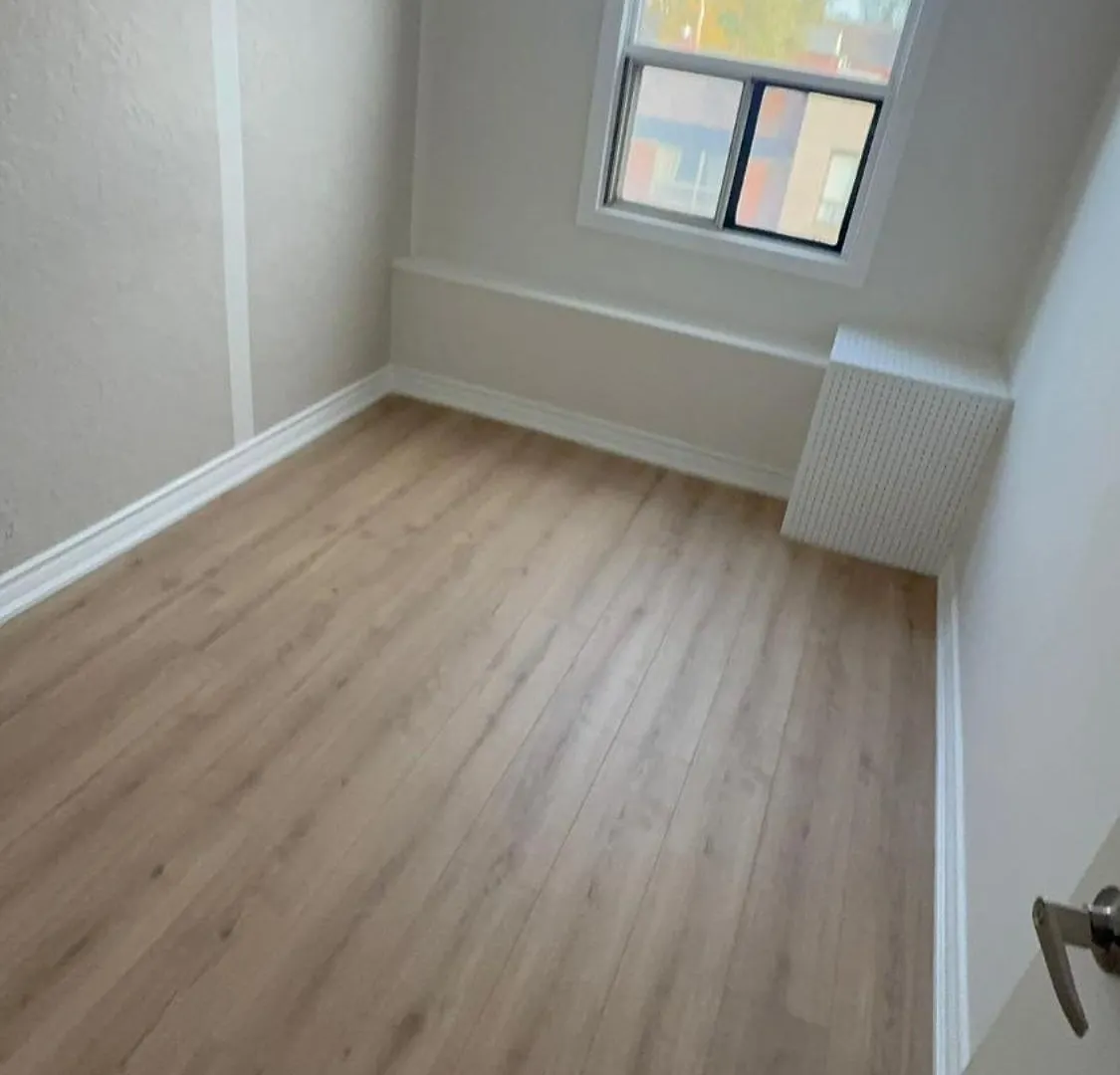 Maple Leaf Stay-Walk To Uoft,Dt,Street Cars,Bars,Rom-Free Wifi Toronto