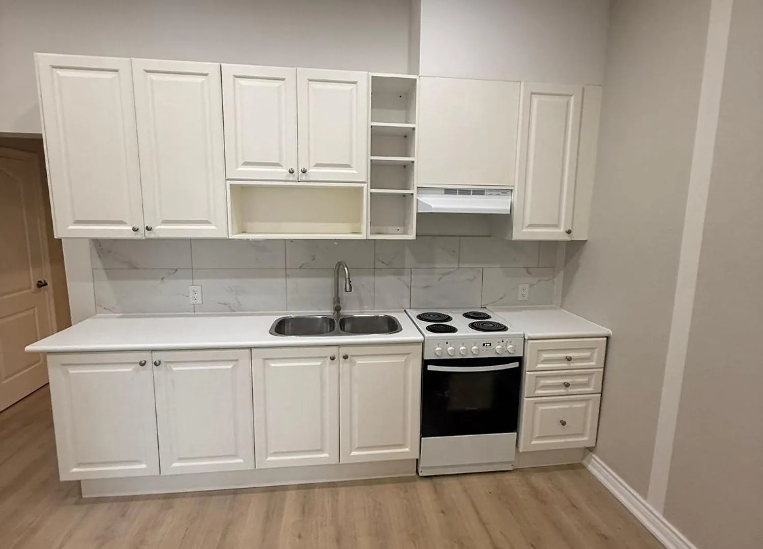 Maple Leaf Stay-Walk To Uoft,Dt,Street Cars,Bars,Rom-Free Wifi Toronto 0*,  Kanada